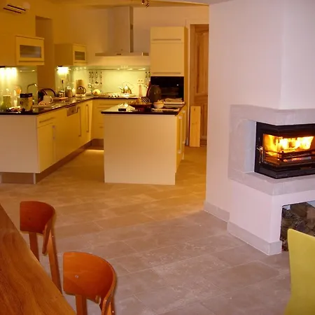 Casa Acqua Dolce - House With 4 Bedrooms And Own Oprtalj