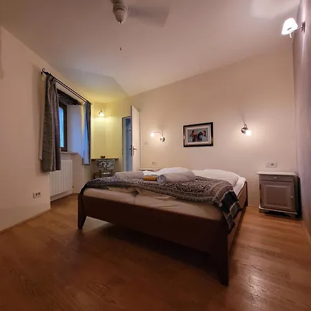 Vakantiehuis Casa Acqua Dolce - House With 4 Bedrooms And Own Oprtalj