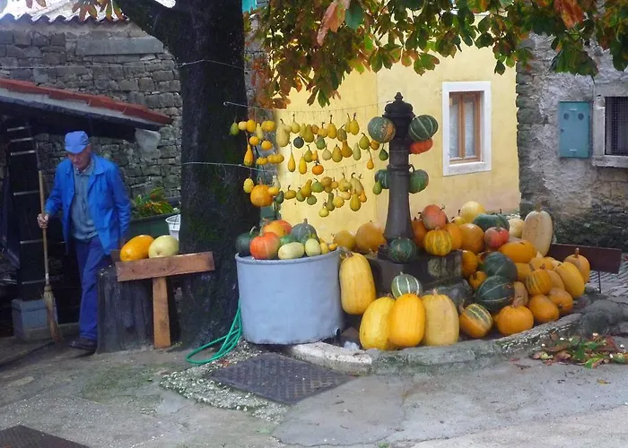 Casa Acqua Dolce - House With 4 Bedrooms And Own Oprtalj