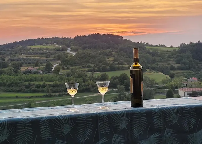 Casa Acqua Dolce - House With 4 Bedrooms And Own Hébergement de vacances Oprtalj