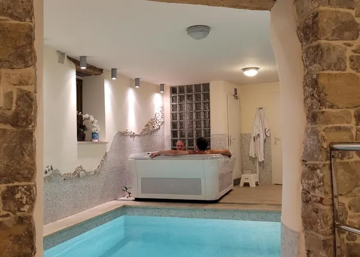 Casa Acqua Dolce - House With 4 Bedrooms And Own Hébergement de vacances Oprtalj